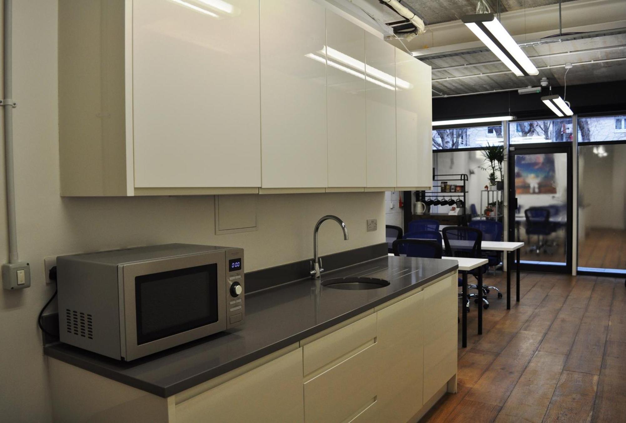 Cosmos Capsule Coworking London Hotell Exteriör bild