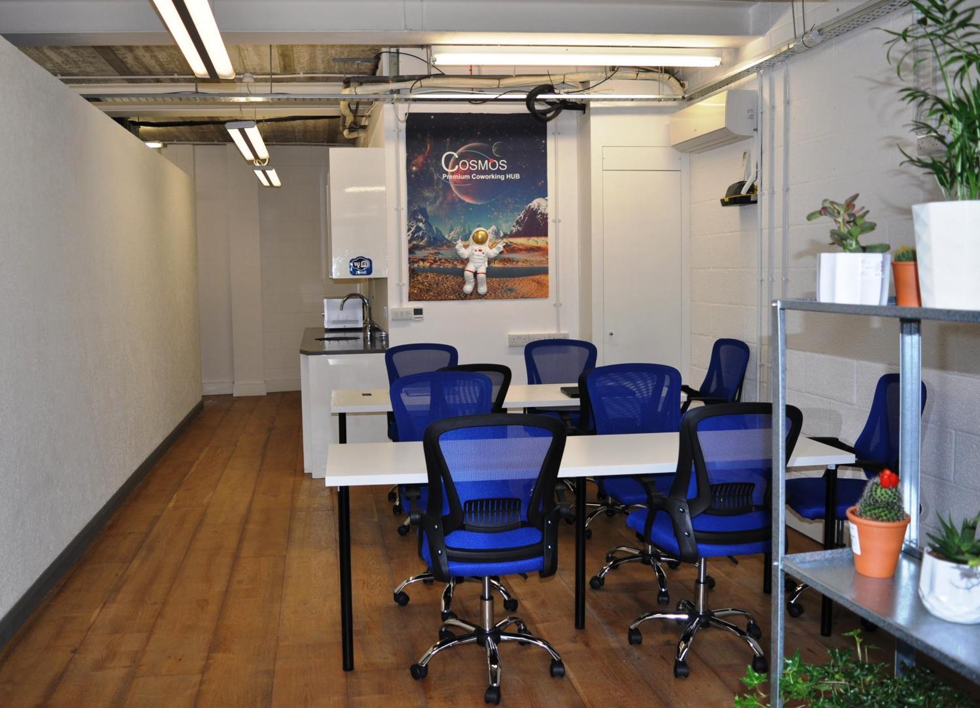 Cosmos Capsule Coworking London Hotell Exteriör bild