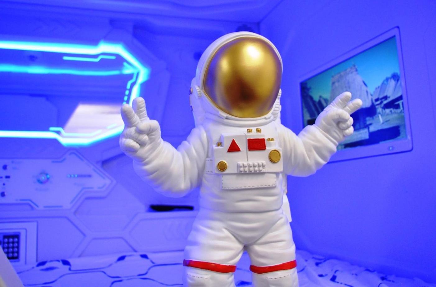 Cosmos Capsule Coworking London Hotell Exteriör bild